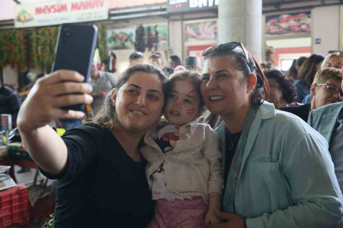 Başkan Çerçioğlu Kuyucak Pazarında Vatandaşlarla Buluştu