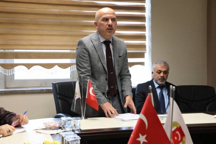 Başkan Okutmuş Güven Tazeledi