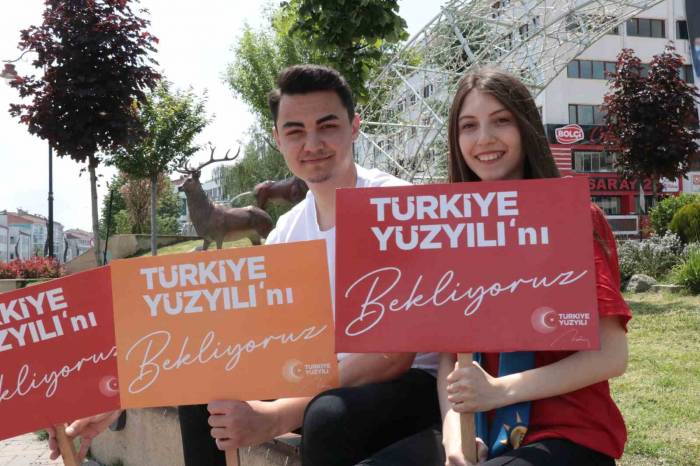 Gençler 20 Farklı Noktada 4 Saat Boyunca Bekledi