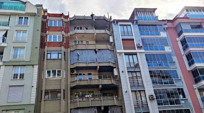 Eski Eşiyle Görüşebilmek İçin 3,5 Saat Ecel Terleri Döktürdü