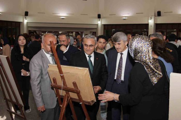 Depremzedeler Eserlerini Sergiledi