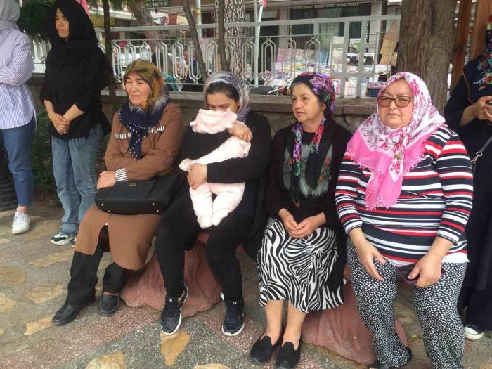 Minik Gülce’nin Ölümü Alaşehir’i Yasa Boğdu
