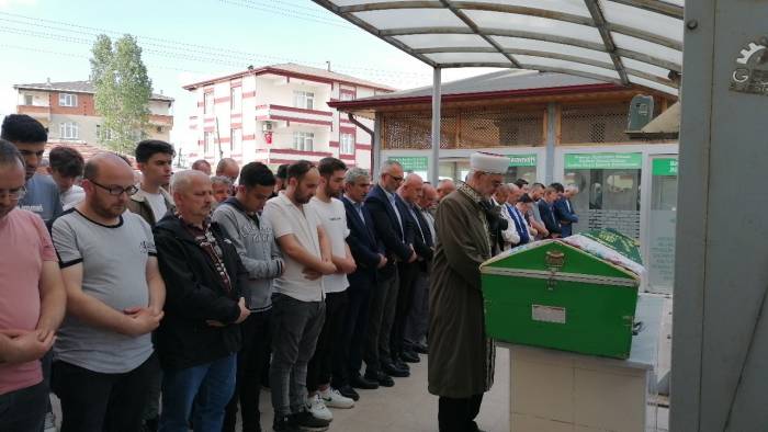 Evlatların En Acı Günü: Öldürülen Annelerine Son Görev