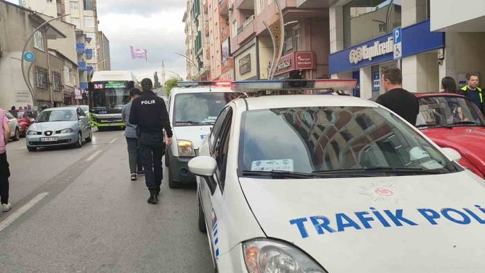 Bisikletlinin Çarptığı Yaya Yaralandı