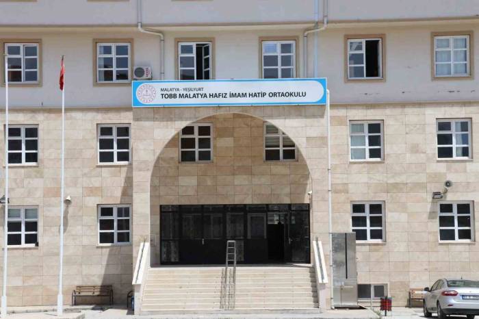 Malatya Hafız İmam Hatip Ortaokulu Öğrencilerini Bekliyor