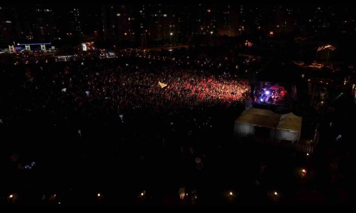 Büyükşehir’in Ahmet Şafak Gençlik Konserine Yoğun İlgi