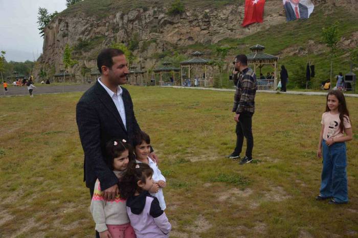 Tatvan’da Bölgenin En Büyük Mesire Alanı Hizmete Açıldı