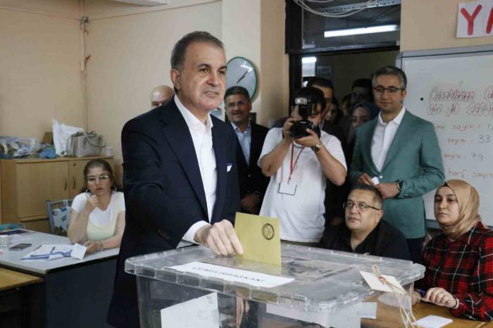 Ak Parti Sözcüsü Çelik: "türkiye Bir Kere Daha Büyük Bir Demokrasi Sınavını Bütün Gücünü Göstererek Veriyor"