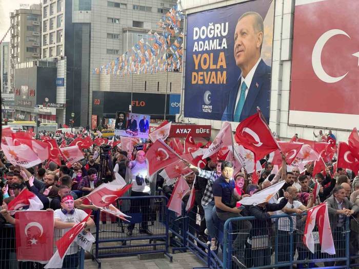 Bursalılar 15 Temmuz Demokrasi Meydanı’na Akın Etti