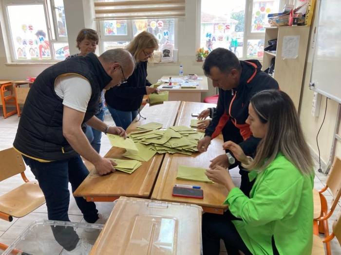 Çanakkale’de Sandıklar Açılmaya Başlandı