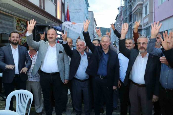 Taşovalılar Seçim Sonuçlarını Kutladı