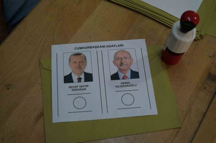 Manisalı Vatandaşlar İkinci Tur İçin Sandık Başına Gitti