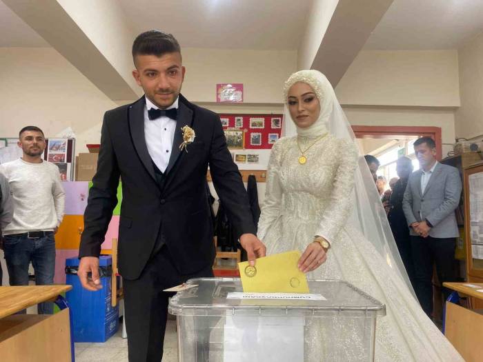 Önce Sandığa Sonra Düğüne