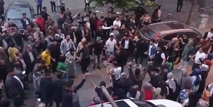 Bingöl’de Ak Parti Seçim Koordinasyon Merkezi Önünde Kutlama