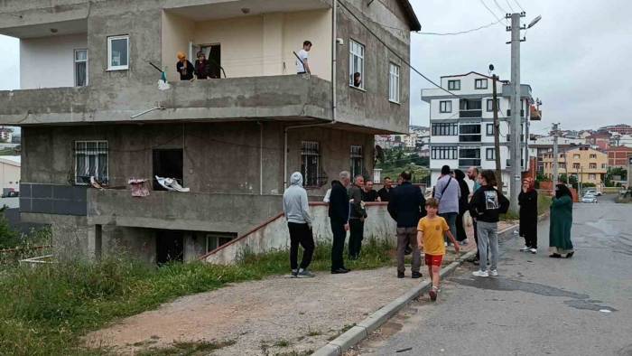 Oy Kullanmak İçin Evde Tek Bırakılan Çocuk Yangın Çıkardı