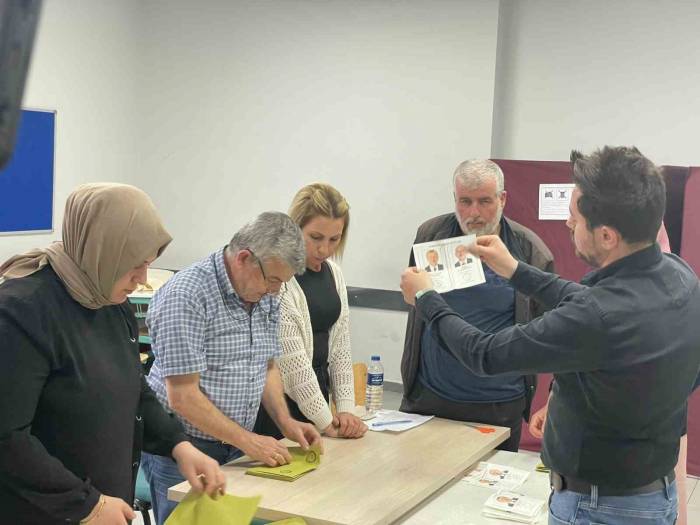 Bursa’da Cumhurbaşkanlığı İçin Sandıklar Açılmaya Başlandı
