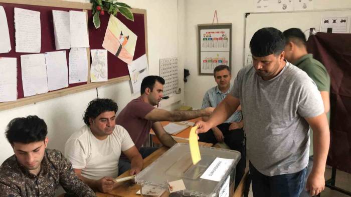 Batman’da Oy Verme İşlemi Başladı