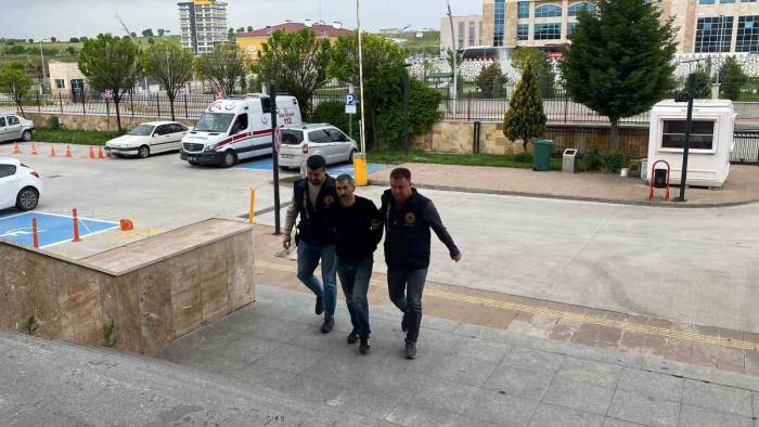 Masaj Salonunda 1 Kişiyi Öldürüp 1 Kişiyi Yaralayan Şüpheli Tutuklandı
