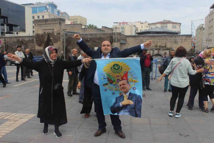 Adak Adadı, Sözünü Tuttu