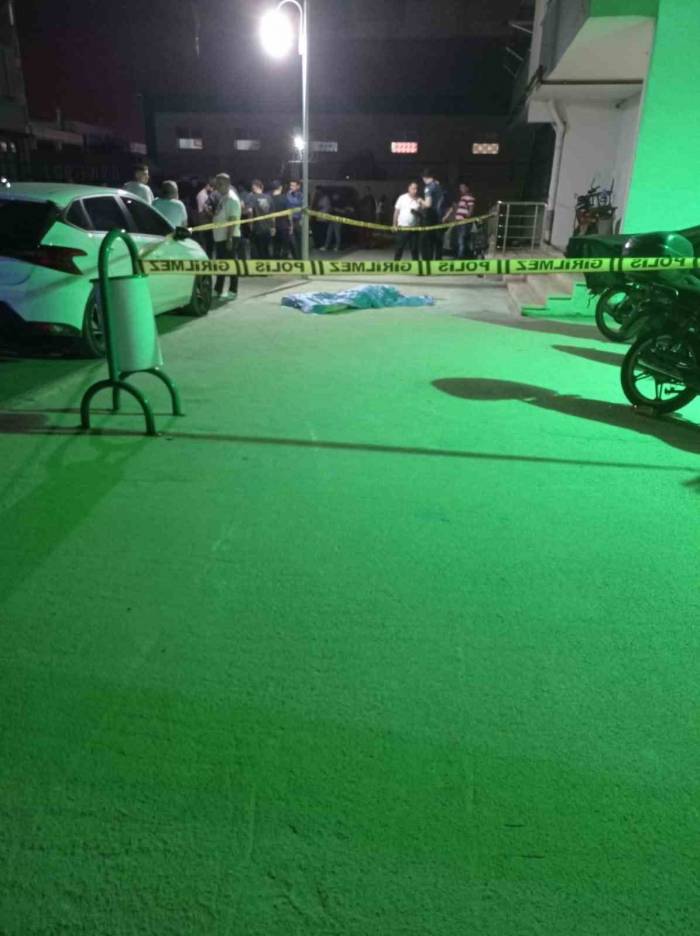 Adana’da 15 Yaşındaki Çocuk 14. Kattan Düşerek Hayatını Kaybetti