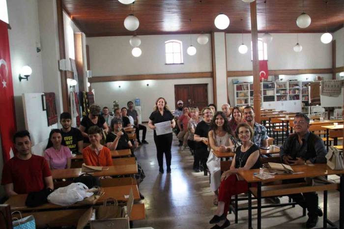 Doç. Dr. Mirdalı: "seramikler, Tarihin Sırlarının Çözülmesini Sağlamıştır”