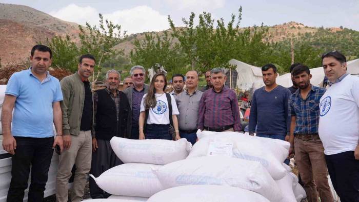 Tut Ve Gölbaşı’nda Besi Yemi Dağıtıldı