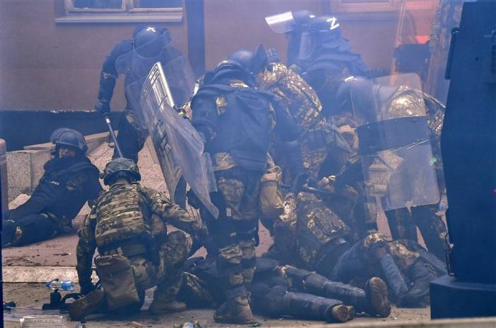 Kosova’daki Olaylarda 25’i Kfor Askeri 75 Kişi Yaralandı