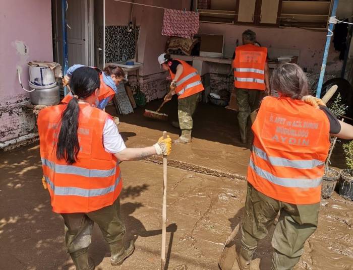 Afad Gönüllüleri, Selin Yaraları Sarılıyor