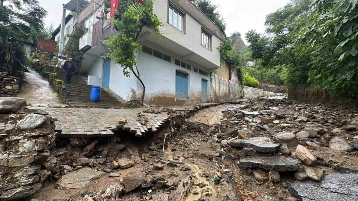 Nazilli’de Demirciler Mahallesi Sele Teslim Oldu