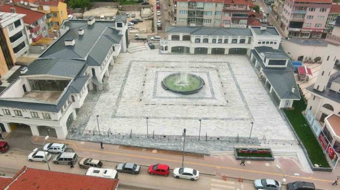 Çarşı Ve Kent Meydanı’nda Yapımı Tamamlanan Dükkanlar Satışa Çıkarılıyor