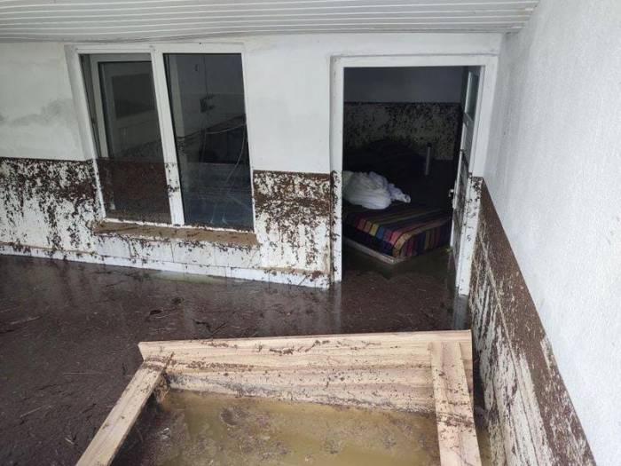Denizli’de Kuvvetli Yağış Dereleri Taşırdı, Yolları Göle Çevirdi