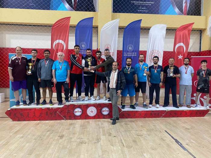 Kurumlar Arası Masa Tenisi Turnuvası Yapıldı