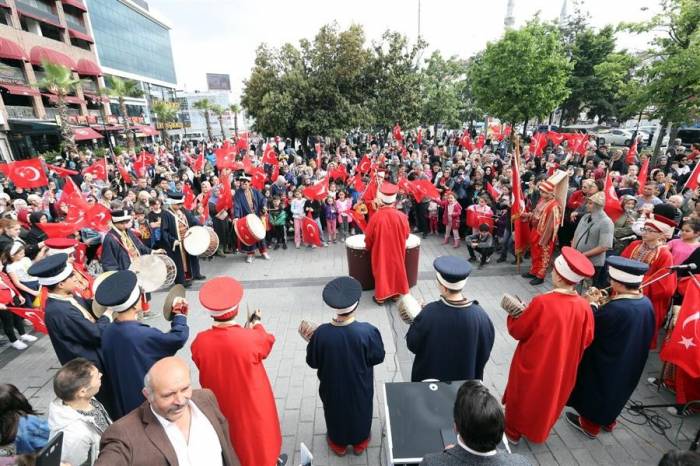Gaziosmanpaşa Belediyesi’nden Fethin 570. Yılına Mehterli Kutlama