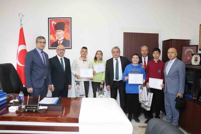 Bütün Soruları Bilerek İl Şampiyonu Oldular
