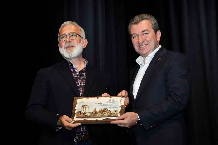 Bergama’da ‘istanbul’un Fethi’ Konulu Konferans