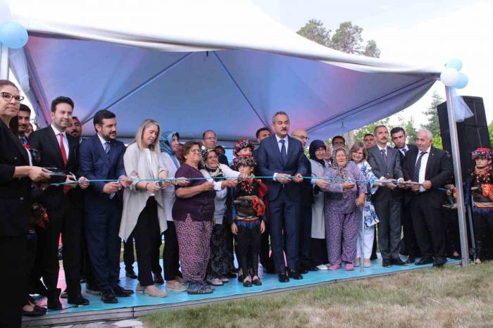 Bakan Özer’den İzmir’e Müjdeler