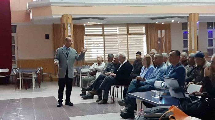 Çiftçiler Bilmediklerini Bu Toplantıda Öğrendi