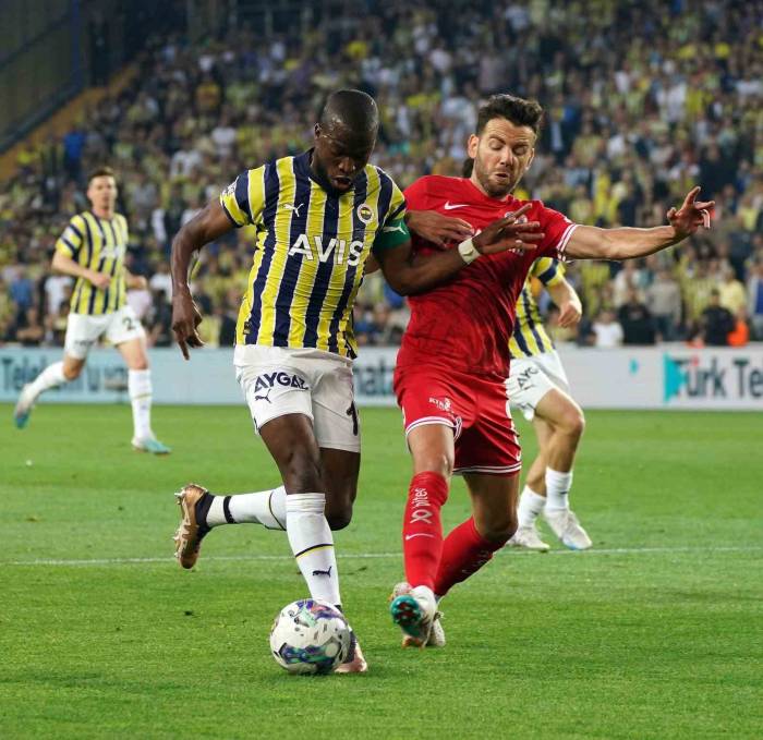 Spor Toto Süper Lig: Fenerbahçe: 1 - Fta Antalyaspor: 0 (ilk Yarı)
