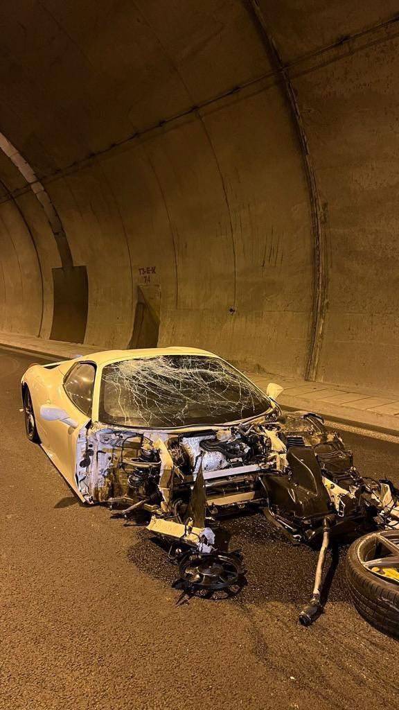 Ünlü Modifiyeci Ünal Turan, Ferrari İle Kaza Yaptı: 14 Milyon Liralık Araç Pert Oldu