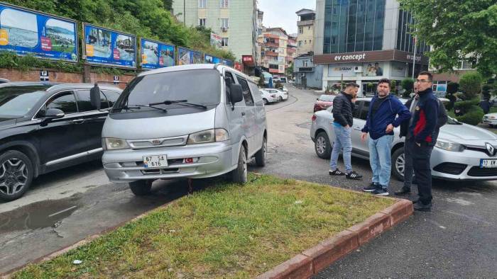 Direksiyon Başında Epilepsi Nöbeti Geçirdi