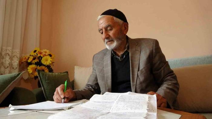 75 Yaşındaki Eyüp Özer, “cumhurbaşkanı Erdoğan” Sevgisini Şiire Döktü