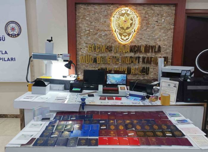 Sahte Pasaport Üreten Şebekeye Baskın: 3 Gözaltı