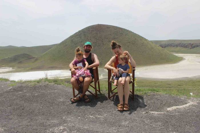 Hollandalı Turist Aile Meke Gölü’nde