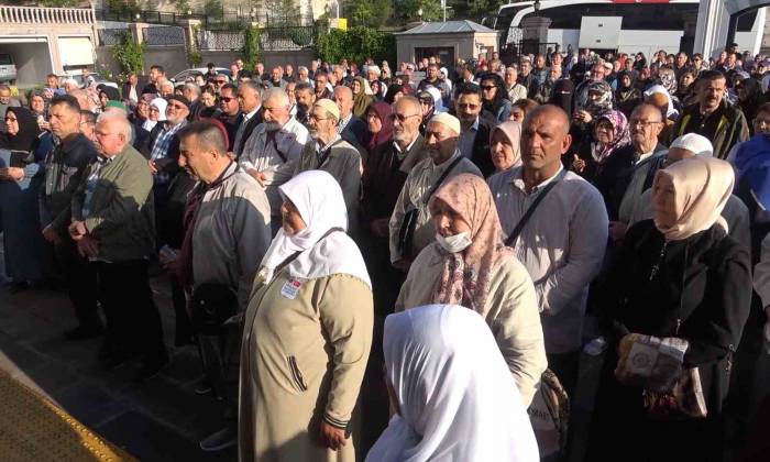 Kutsal Yolculuk Başladı: Kırıkkale’den İlk Hac Kafilesi Yola Çıktı