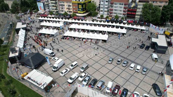 Ucuzluk Panayırı’nda Binlerce Ürün Görücüye Çıktı
