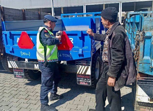 Jandarmadan Traktör Sürücülerine Eğitim