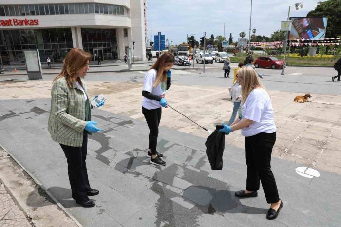 Dünya Tütünsüz Günü’nde ’izmarit Avcıları’ Sokaklarda