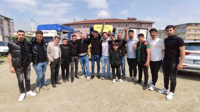 Sultangazili Gençler Cumhurbaşkanı Erdoğan İçin Adağını Yerine Getirdi