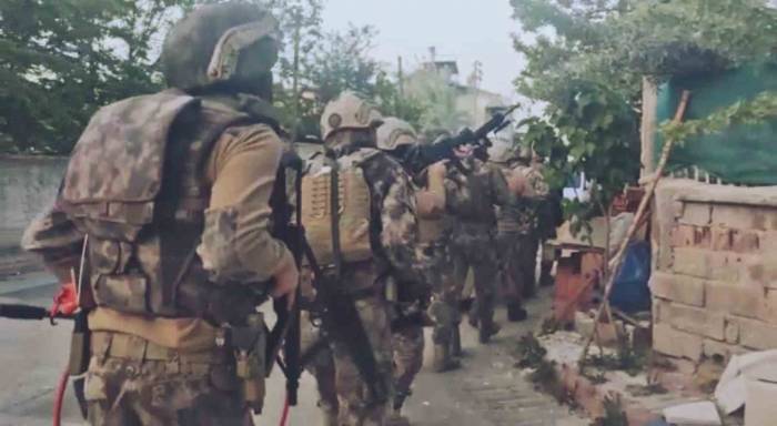 Eylem Hazırlığı Yaparken Yakalanan Deaş’lı Protez Göz Taktırıp, Saç Ektirmiş
