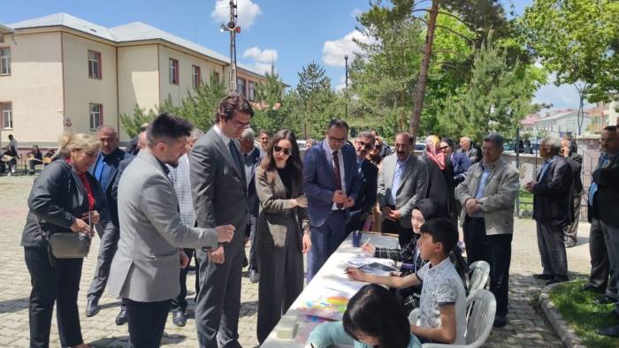 Aşkale’de Halk Eğitim Merkezi’nden Yıl Sonu Sergisi